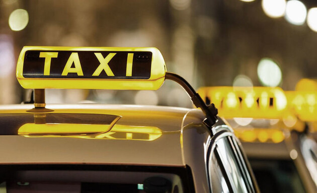 Мінінфраструктури планує ввести патенти для роботи таксі