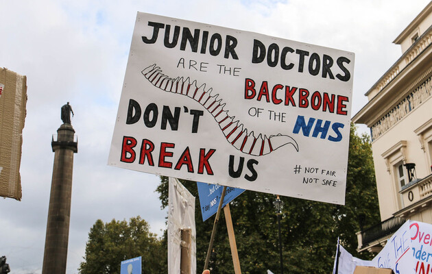 В Британии протестуют медики: требуют 