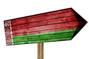 Вибори у Білорусі: військова техніка в Мінську та десятки затриманих спостерігачів