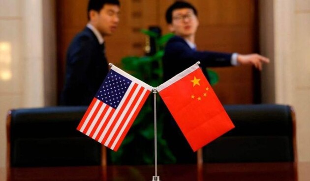 Китай ввів санкції щодо офіційних осіб США