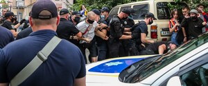 Протесты под посольством Беларуси в Киеве: Полиция задержала бывшего узника Кремля Кольченко и еще несколько человек