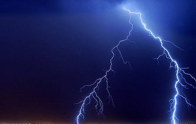 Грозовую погоду связали с риском обострения респираторных заболеваний
