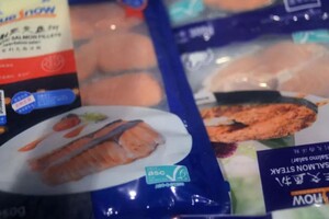 До Китаю прибув вантаж морепродуктів з COVID-19 на упакуванні