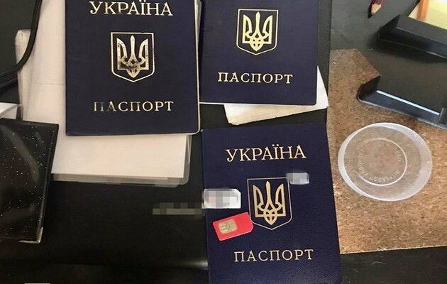 Украинцев ждет замена паспортов-книжек на пластиковые