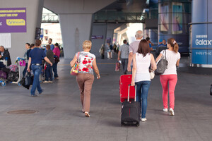 Туристы, приезжающие в Украину из стран «красной зоны» могут избежать самоизоляции при наличии отрицательного ПЦР-теста