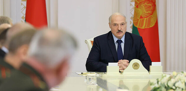 «Агресія проти країни!» Лукашенко зібрав Радбез РБ і закликав людей не виходити на вулиці