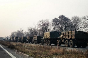 Розслідувачі помітили десятки вантажівок Росгвардії без номерів й розпізнавальних знаків на шляху до Білорусі