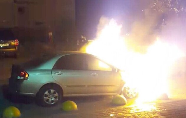 З'явилося відео підпалу авто «Схем». Аваков провів зустріч 