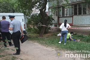 Сорвался с восьмого этажа: В Харькове мужчина погиб, убегая от полиции