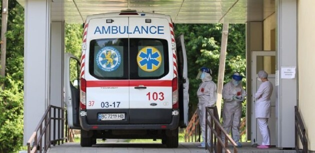 Вспышка COVID-19 в Херсонской горбольнице: заразились 30 человек, трое больных умерли
