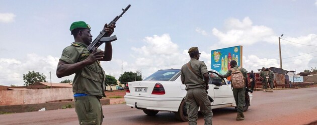 У Малі військові влаштували переворот та заарештували президента і прем'єра 