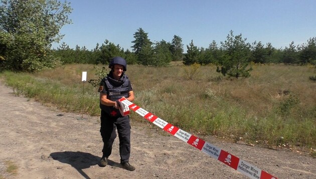 Українські сапери розмінували 4 га території та знешкодили 53 вибухонебезпечних предмети в зоні ООС за добу