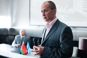 Екс-кандидат в президенти Білорусі Цепкало полетів до Польщі з сім'єю 