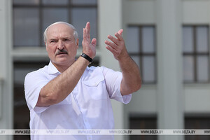Лукашенко пригрозив через два дні закрити підприємства, які бастують 