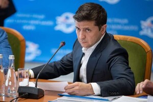 Офіс президента вимагає обов'язкової явки всіх «слуг народу» на урочистостях 24 серпня. ЗМІ показали «документ» 