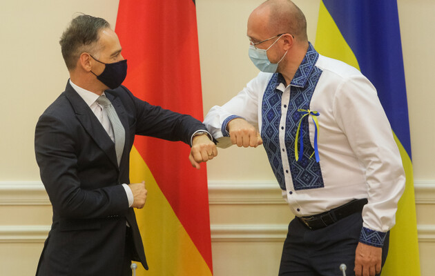 Шмыгаль обсудил с Маасом сотрудничество Украины и Германии в энергетике и авиации 