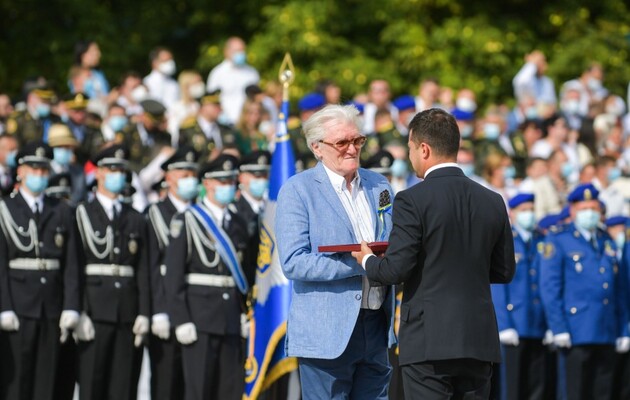Зеленський присвоїв звання Героя України трьом громадянам 