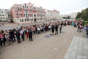 В Беларуси учителя пришли к Минобразования из-за заявлений Лукашенко об идеологии в школах
