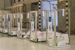 Сегодня начался избирательный процесс промежуточных выборов в округе №208 