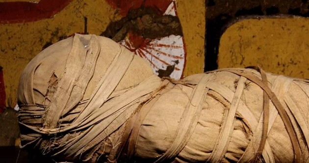 В Чили рабочие нашли четыре мумии в ярких одеждах