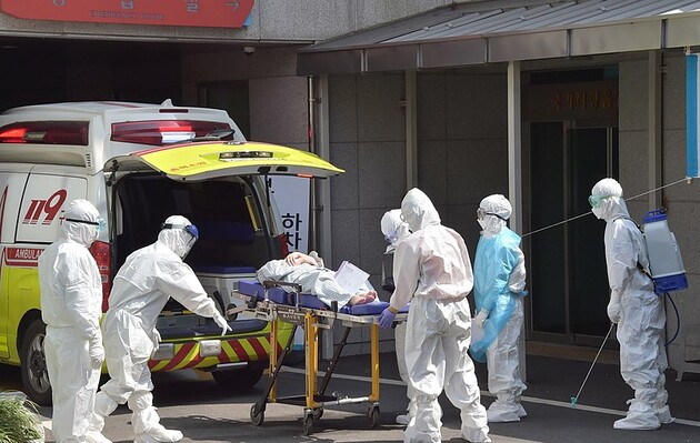 Инфицированный журналист контактировал с депутатами и другими людьми в парламенте