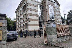 В Беларуси неизвестные с болгарками напали на посольство Ливии: пострадал дипломат