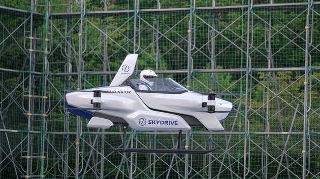 В Японии прошли первые испытания «летающей машины»