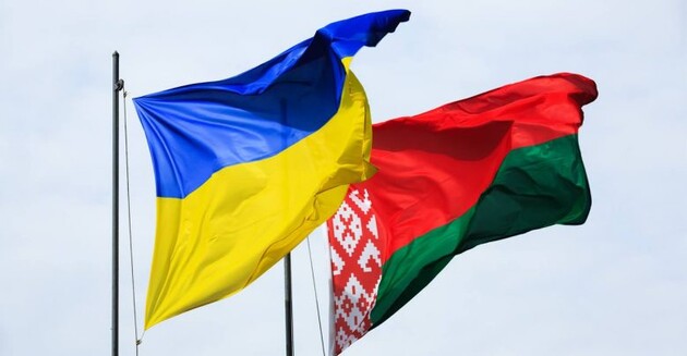 Білорусь звинуватила Київ в паузі у двосторонніх відносинах 