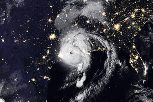NASA показало знімок урагану «Лаура» з космосу 