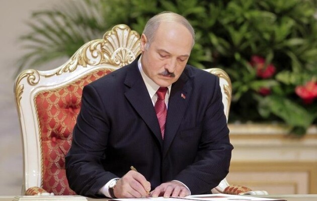 Лукашенко звільнив посла в Іспанії 