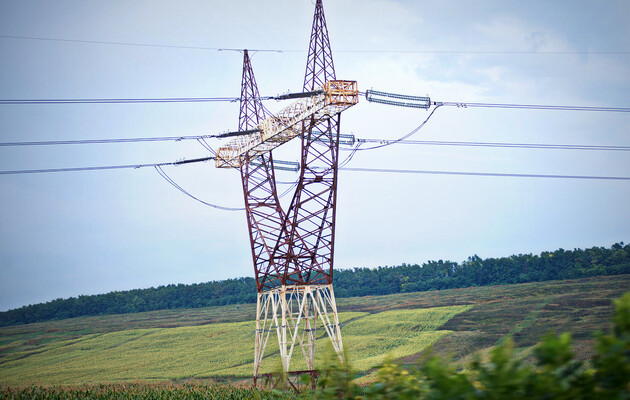 Рада расширила перечень потребителей электроэнергии, которые могут покупать ее по ценам для населения