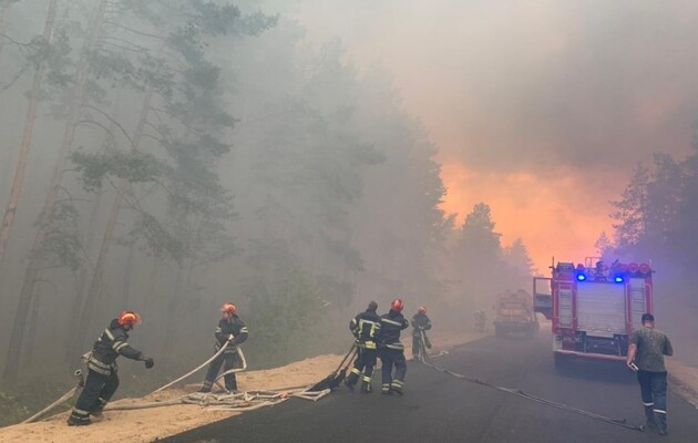 Масштабні пожежі в Харківській і Луганській області спалахнули 2 вересня
