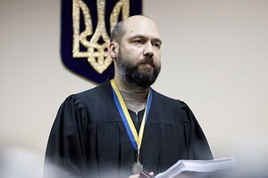  Печерский суд разблокировал взыскание денег «Приватбанка» в пользу Суркисов