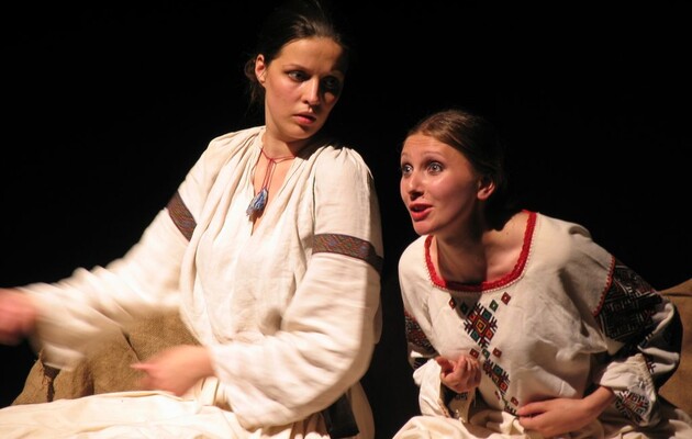 "Солодку Даруся" заиграли на паперти возле костела