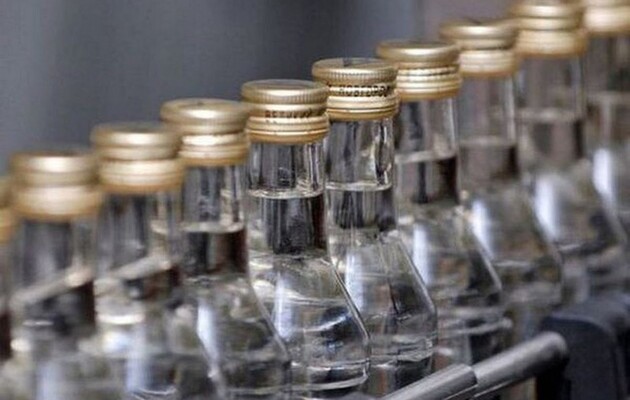 Керівництво ДФС Тернопільській області незаконно реалізувало 60 тонн контрафактного алкоголю
