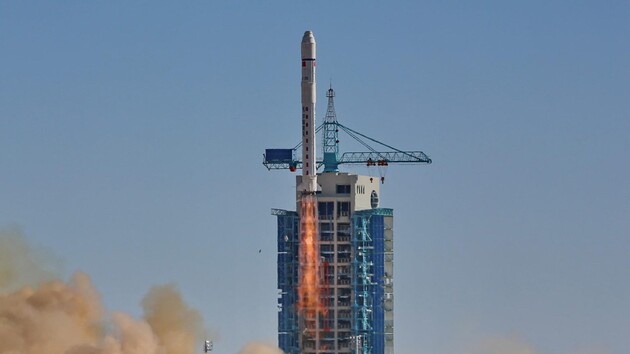 Китайський експериментальний космічний корабель повернувся на Землю через два дні після запуску 