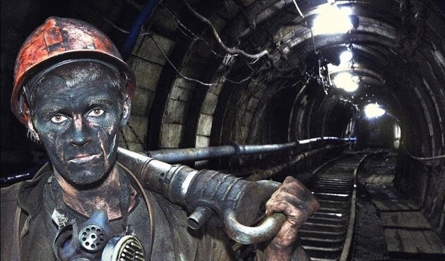 Почти 400 украинских шахтеров объявили подземную забастовку, среди основных требований повышение зарплаты 