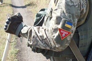 Двоє військових підірвалися на міні в Донецькій області 