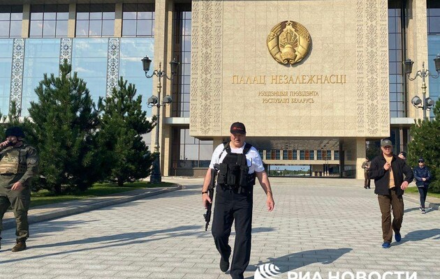 Белорусы уже месяц протестуют против фальсификации результатов выборов