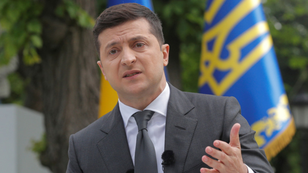 Зеленский пообещал ездить Украиной «сколько его хватит», хотя признал, что это не его полномочия