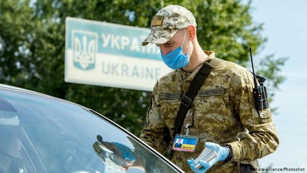 Кабмин второй раз изменил правила въезда в Украину