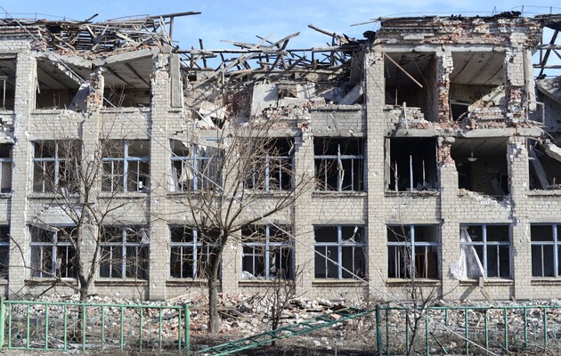 Около 750 учебных заведений повреждены в Донбассе с 2014 года