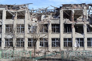 Близько 750 навчальних закладів пошкоджені в Донбасі з 2014 року 