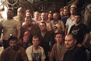 Почти 200 украинских шахтеров 12-ые сутки продолжают подземный протест