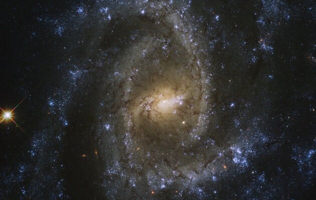 «Хаббл» сделал снимок космического «глаза змеи»