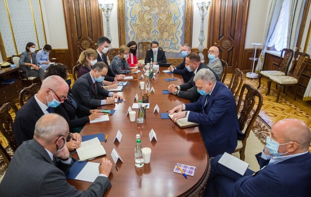 «С конкретными датами исполнения»: Ермак рассказал послам G7 о четком плане достижения мира в Донбассе 