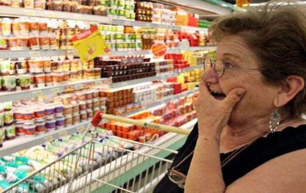 Потребительские настроения украинцев улучшились, но далеки от уровня на начало года