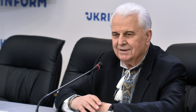 Кравчук требует допуска Красного Креста к удерживаемым украинцам в ОРДЛО
