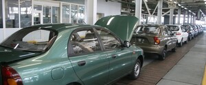 Збір легкових авто в Україні впав в 15 разів 