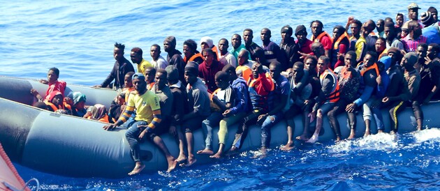Немецкие волонтеры спасли 114 мигрантов у берегов Ливии